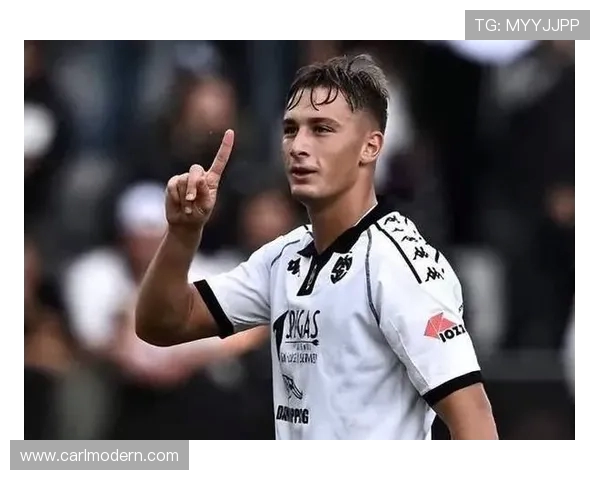 不忘初心国家德比进球后皮奥重返斯佩齐亚主场观赛感慨万千